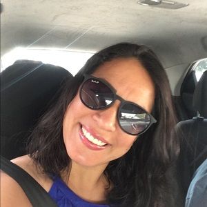 Meet your Posher, Ana